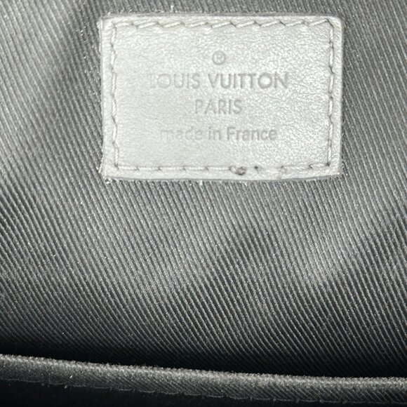 Louis Vuitton Grey Shadow Monogram Duo Messenger - Picture 5 of 5
